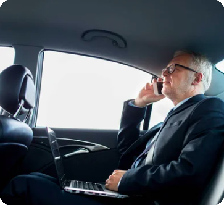 Conductor profesional de taxi ejecutivo